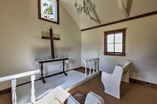 Historic Huntington Home on 1000 Acres with Lake View - image 2