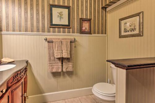 Historic Huntington Home on 1000 Acres with Lake View - image 12