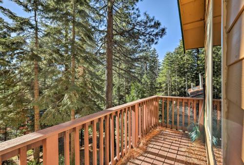 North Lake Tahoe Cabin with Decks - 5 Min to Beach! - image 4