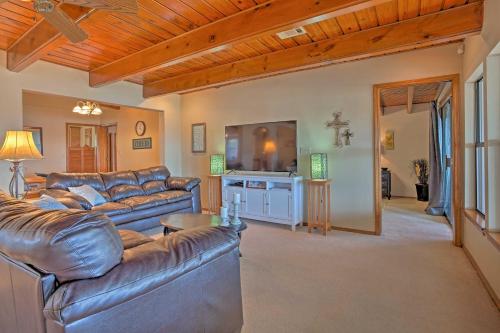 Waterfront Keystone Lake House with Shared Dock! - image 12