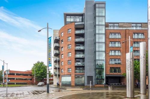 Spacious City Centre Apartment, , South Wales