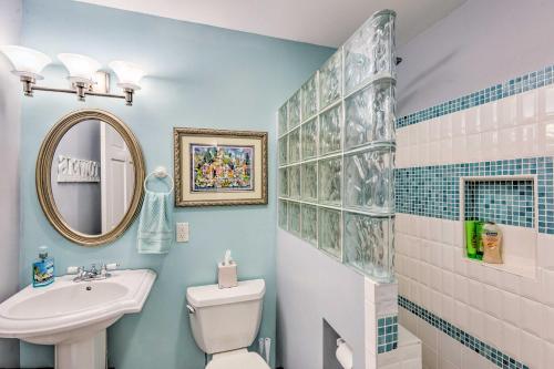 Beulah House - Steps to Crystal Lake Beach! - image 4