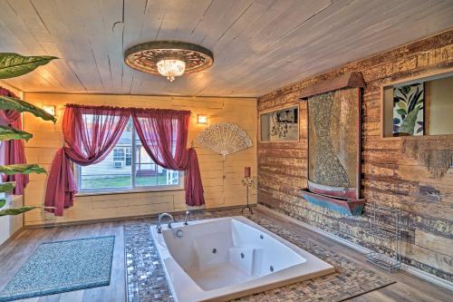 Cozy Mona Lisa Villa - Near Downtown Hot Springs