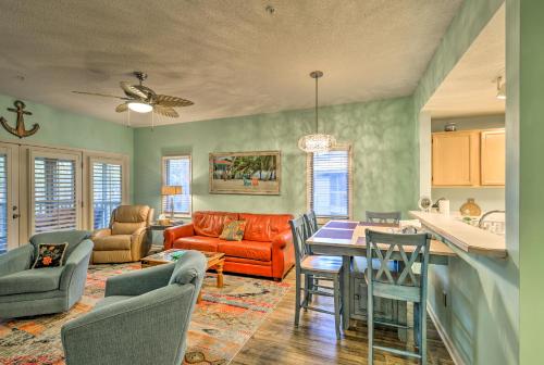 Resort Condo with Porch 1 Mi to North Myrtle Beach! in North Myrtle Beach, USA