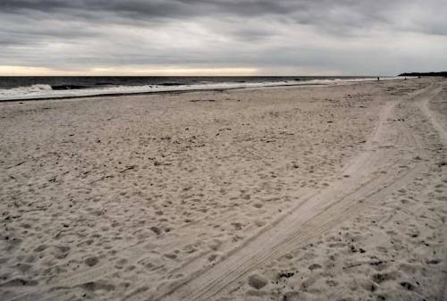 Resort-Style Hilton Head Condo - Walk to Beach! - image 2