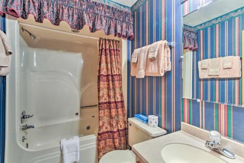 Spacious Resort Condo Central Locale by Dollywood - image 14