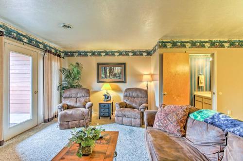 Spacious Resort Condo Central Locale by Dollywood - image 6