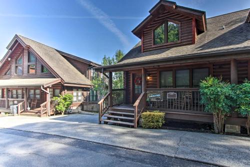 Pigeon Forge Resort Studio Cabin on Dollywood Ln! - image 29