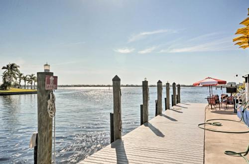 Cape Coral Home 1 Mile From Yacht Club! - image 2