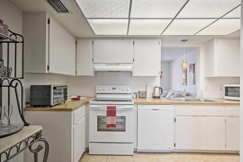 Cape Coral Home 1 Mile From Yacht Club! - image 9