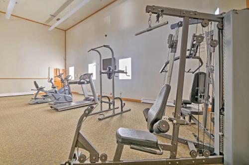 Silverthorne Condo with Pool Access - Shuttle to Town - main image