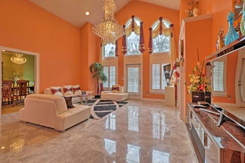 Stunning Duluth Family House with Fireplace and Patio! in Egyéb