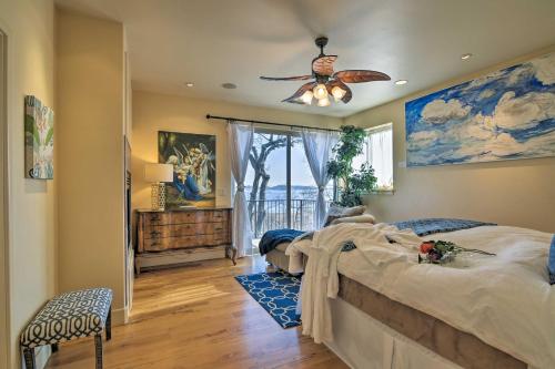 Casa dAmore Extravagant Lakefront Villa! - image 5