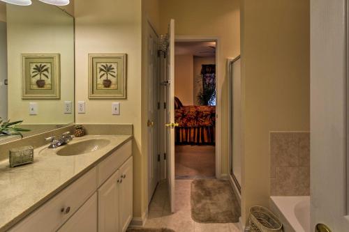 Luxury Bethany Beach Condo with Pool on Golf Course