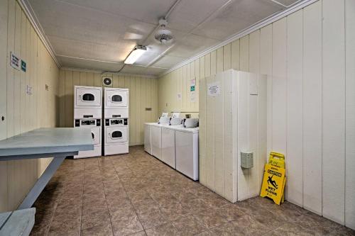 Recently Renovated Hilton Head Island Condo with Pool - image 2