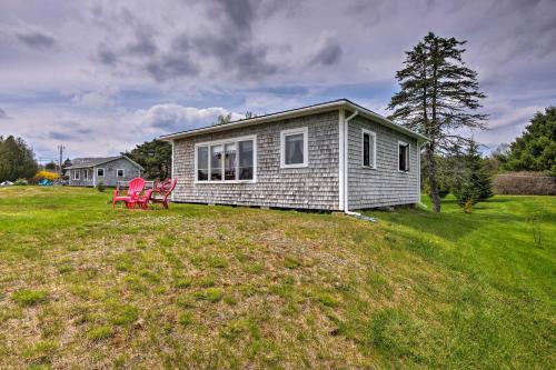 Lovely Raspberry Cottage with Rowboat on Back Cove! - image 6
