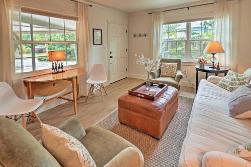 WFH Friendly College Park Cottage in Orlando! in Orlando, USA