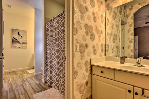 Luxury Davenport Villa 20 Mins to Disney with Pool! - image 8