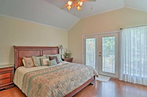 Cozy Lakefront Benton Home ~ 20 Mi to Shreveport! in 슈리브포트 시티 센터