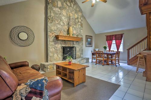 Dripping Springs Home with Deck, Near Wedding Venue in Dripping Springs, USA