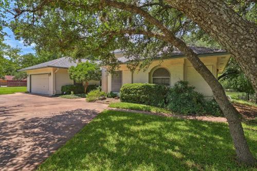 Round Rock Lakefront Home with Water Toys and Fire Pit in Round Rock (TX)