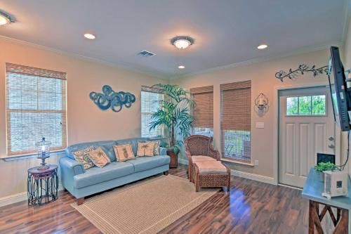 Bright Pass Christian Beach Home - Walk to Beach! - image 3