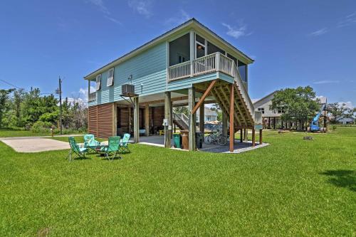 Bright Pass Christian Beach Home - Walk to Beach! - image 5
