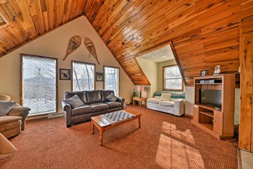 Ski-In and Ski-Out Ghent Cabin with Mountain Views! - Ghent