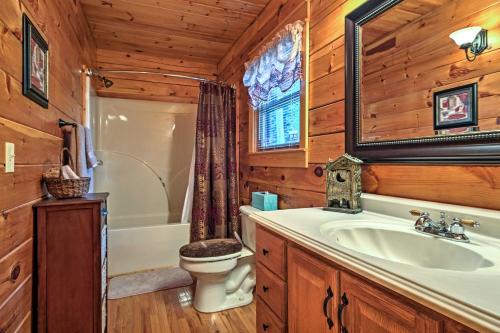 Chillin and Grillin Cabin with Hot Tub 9Mi to Dollywood - image 11