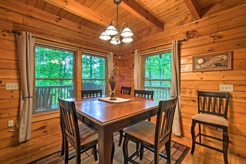 Chillin and Grillin Cabin with Hot Tub 9Mi to Dollywood - image 14