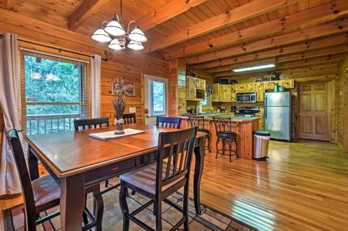 Chillin and Grillin Cabin with Hot Tub 9Mi to Dollywood - image 9