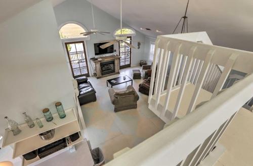 Cozy Waterfront Island House on Live Oak Island!