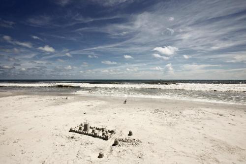 Remodeled St Augustine Condo with Pool and Beach Access - image 9