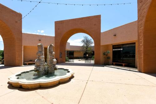 Green Valley Townhome with Resort Amenities!