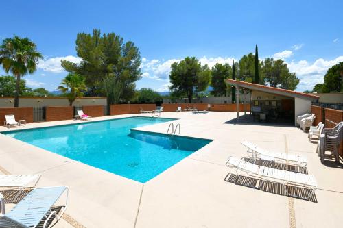 Green Valley Townhome with Resort Amenities! photo 2
