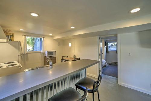 Chic Apartment - 2 Blocks From Central Fairhaven!