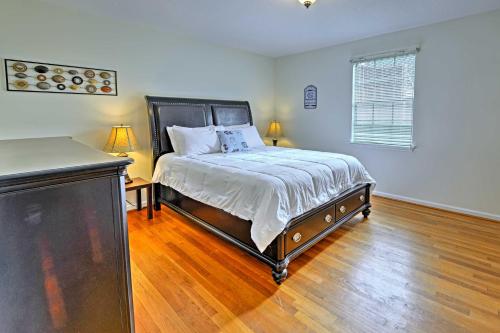 Chapel Hill Townhome with Pool - 5 Mins to UNC Campus - image 7