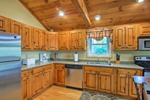 Bethel Chalet with Hot Tub 3 Miles to Sunday River! - image 5