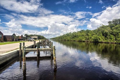 Everglades Vacation Rental Cabin - Steps to Bay