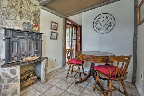 Restored Hill Country Cottage with Updated Yard! - image 4