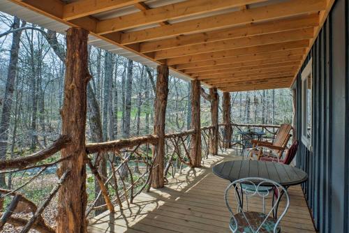 B&B Summerville - Cozy Summerville Cabin Private Hot Tub, Fire Pit! - Bed and Breakfast Summerville