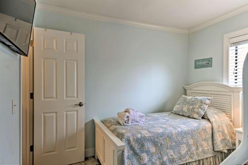 Hilton Head Island Condo w/ Amenities Near Beach! - image 6