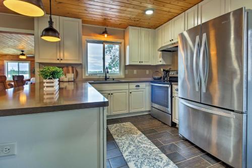 Lakefront Solon Springs Cabin with Private Dock! - image 8