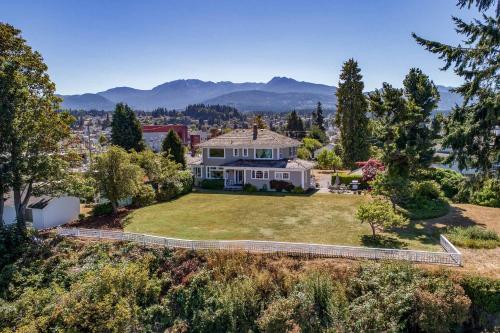 Waterfront Port Angeles Home with Harbor Views