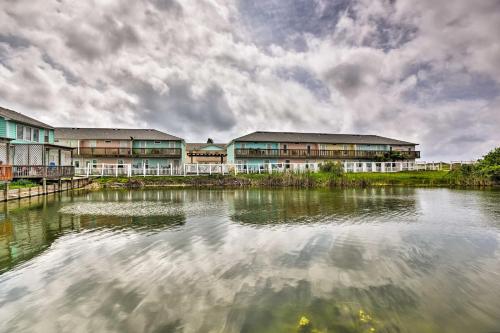 Spacious Port Aransas Condo Near Beach and Golfing in พอร์ตอรันซาส (TX)