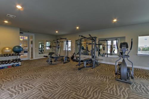 Bright Westport Condo with Pool Access Walk to Beach - image 12