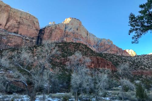 La Verkin House with Hot Tub - 30 Mins to Zion! - image 3