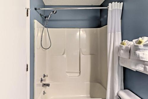 Updated Condo with Pool Access Mins to Surfside Beach - image 7