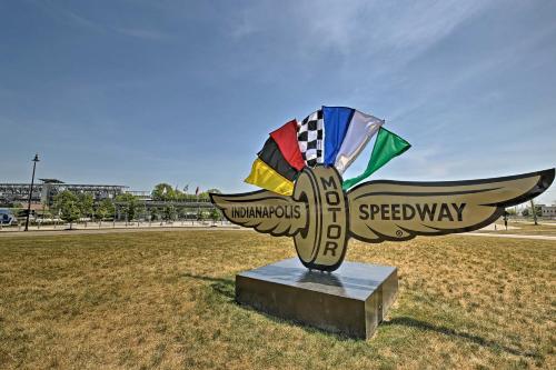 Indianapolis Vacation Rental - Walk to the IMS!