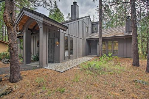 Family Home with Hot Tub - 1 Mi to Sunriver Resort! - image 2